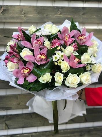 Букет цветов из: Розы и Хризантемы в Серафимовском