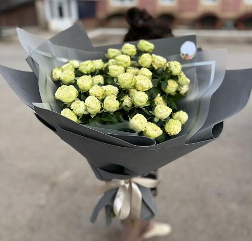 Букет Белые кустовые розы Солинеро в Серафимовском
