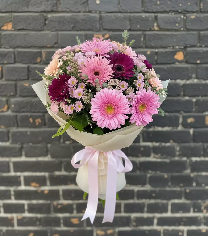 Букет цветов из: Герберы и Хризантемы в Серафимовском