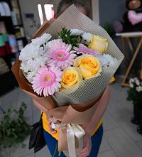Букет цветов из:  Герберы, Розы и Хризантемы в Серафимовском