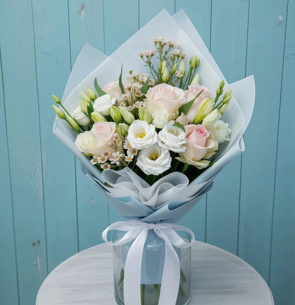 Букет цветов из: Розы и Лизиантусы в Серафимовском