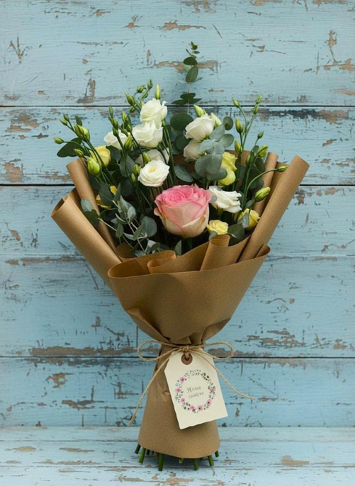 Букет цветов из: Розы и Лизиантусы в Серафимовском