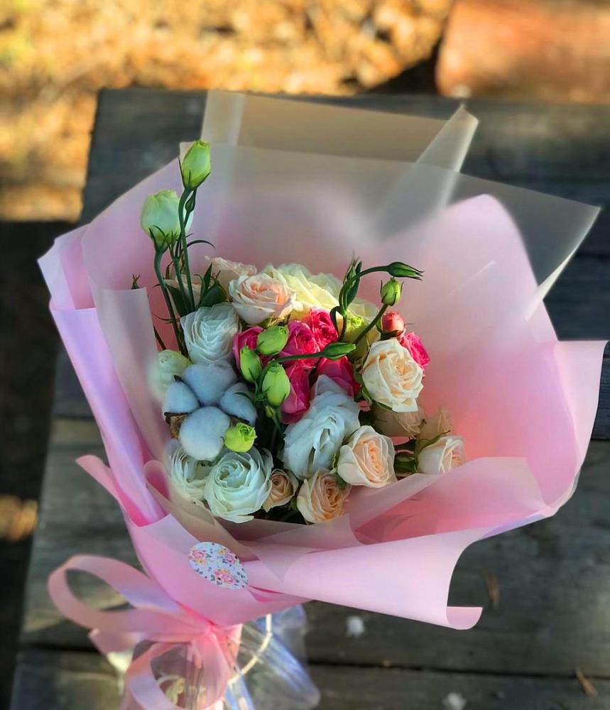 Букет цветов из: Розы и Лизиантусы в Серафимовском