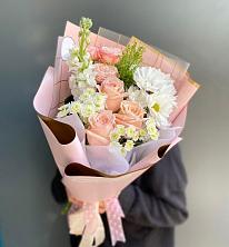 Букет цветов из:  Хризантемы и Розы в Серафимовском