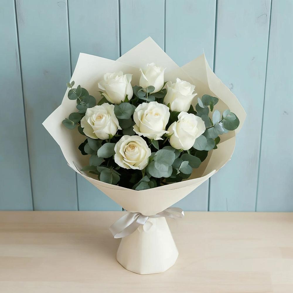 Букет Белые розы в Эвкалипте в Серафимовском