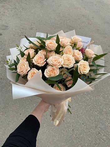Букет Кремовые розы Латте в Серафимовском