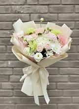 Букет цветов из:  Гвоздики, Розы, Лизиантусы и Хризантемы #REPLACE_PRED# Серафимовском