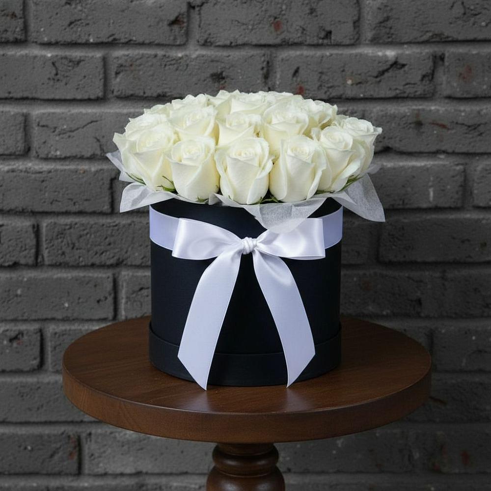 Цветочная композиция из Розы в шляпной коробке в Серафимовском