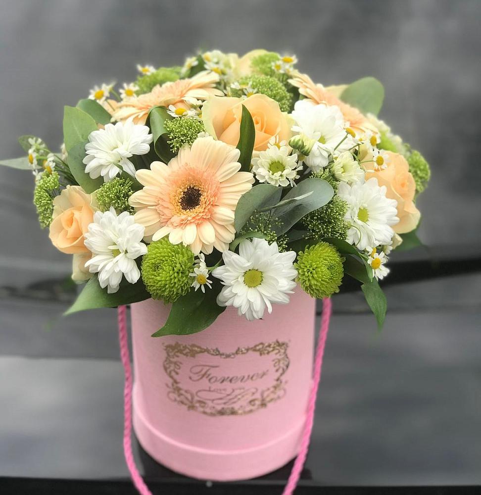 Цветочная композиция из Розы, Герберы и Хризантемы в шляпной коробке в Серафимовском