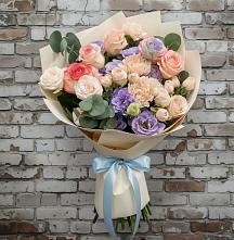 Букет цветов из:  Розы, Лизиантусы и Гвоздики #REPLACE_PRED# Серафимовском