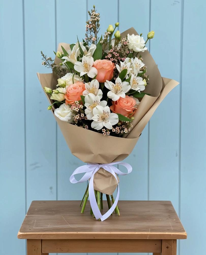 Букет цветов из: Альстромерии, Лизиантусы, Розы и Хризантемы в Серафимовском